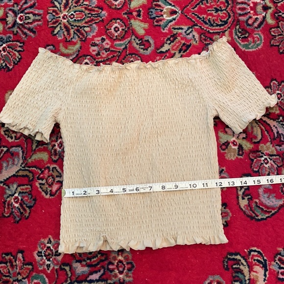 H&M - Scrunchy, Strapless Crop Top - Picture 4 of 4